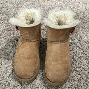 UGG BOOTS